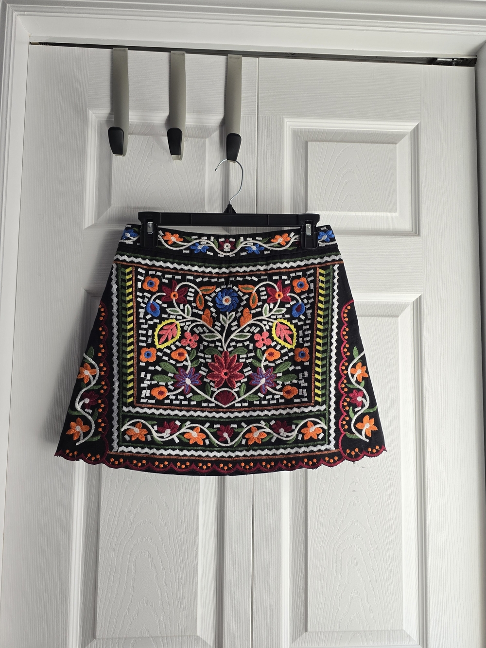 Lulu's Black Mini Skirt with Multicolor Floral Embroidery Size S L 15in W 14in
